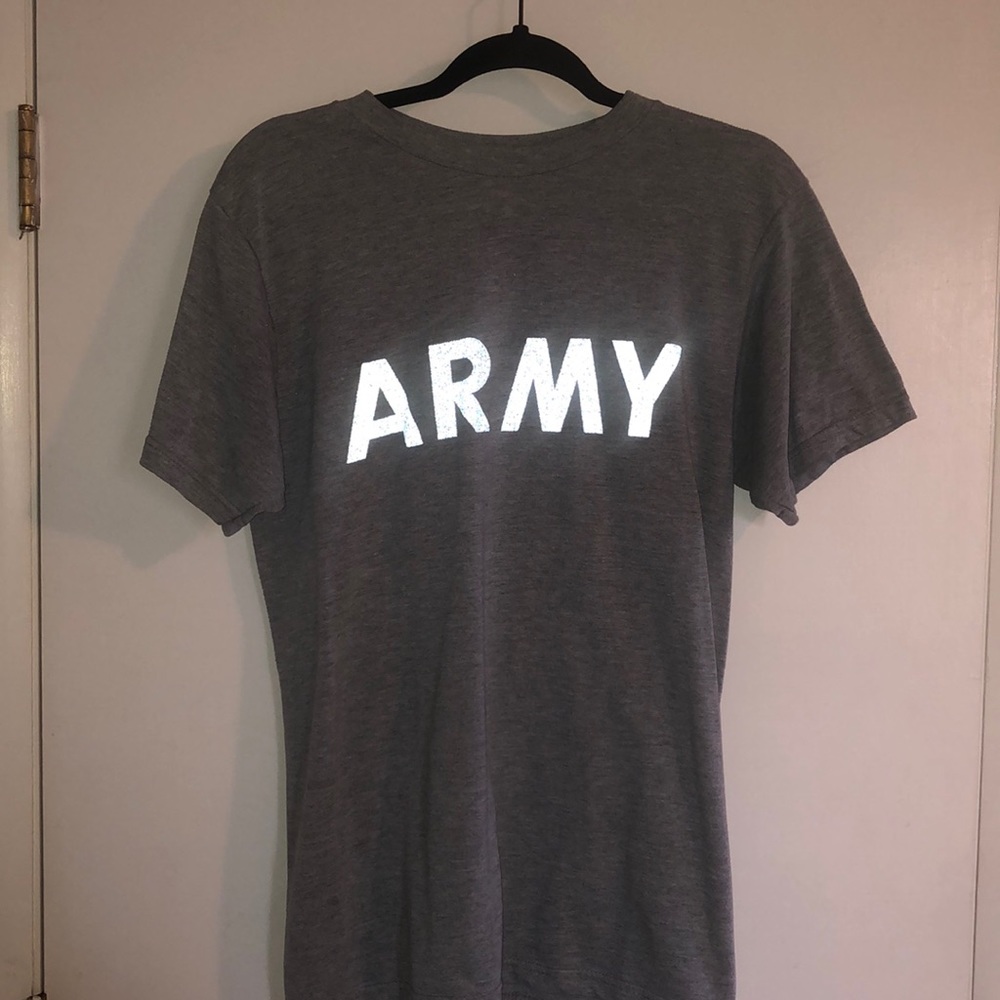 A gray t-shirt
